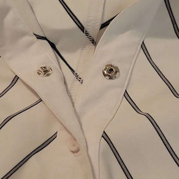 Express Stretch Slenderizing Button Down Blouse Size 12 - Picture 8 of 8